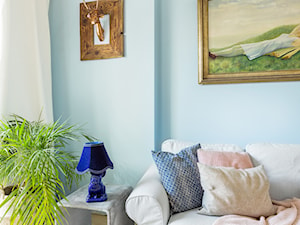 Mały niebieski salon, styl nowoczesny - zdjęcie od fajnyprojekt