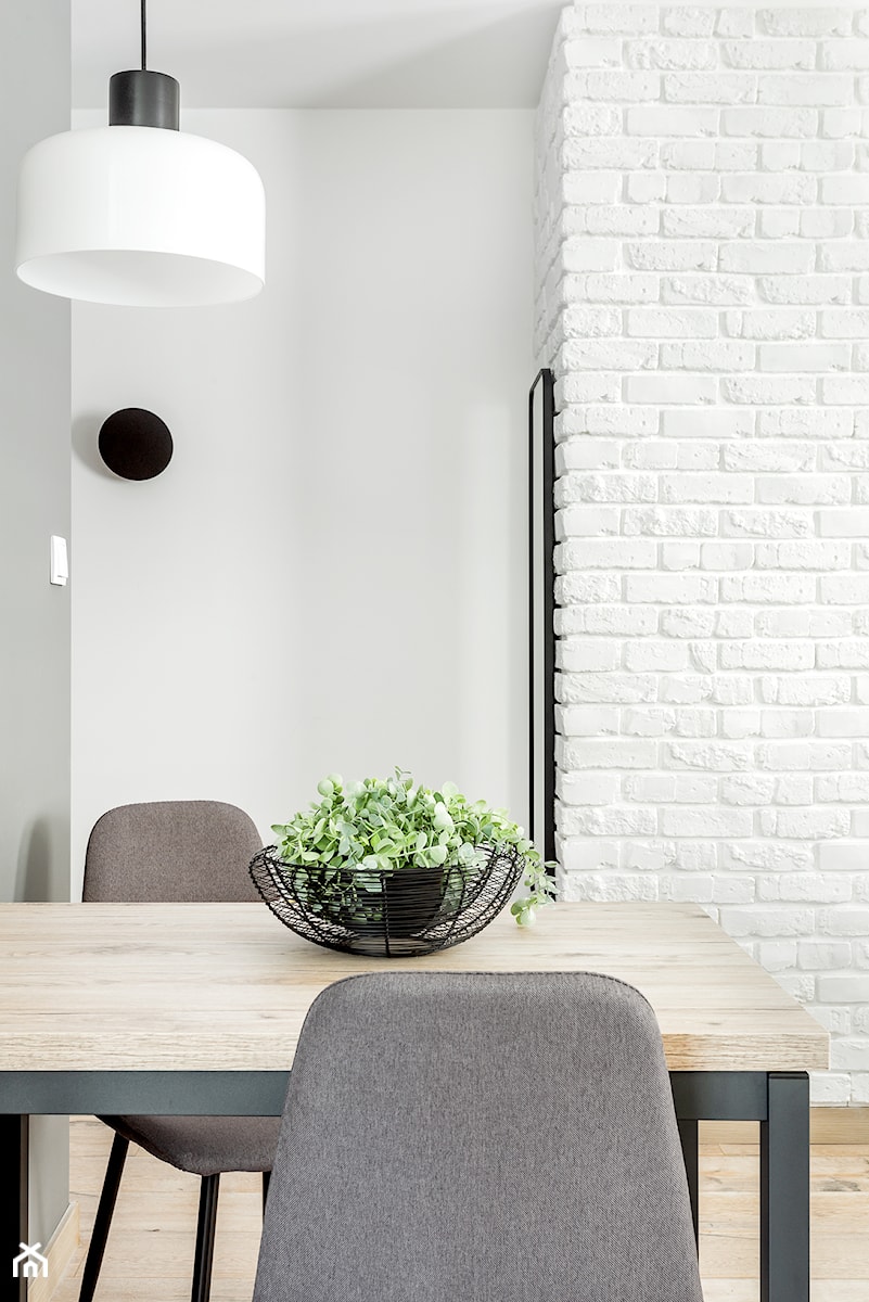 Mieszkanie z białą cegłą - Jadalnia, styl minimalistyczny - zdjęcie od fajnyprojekt