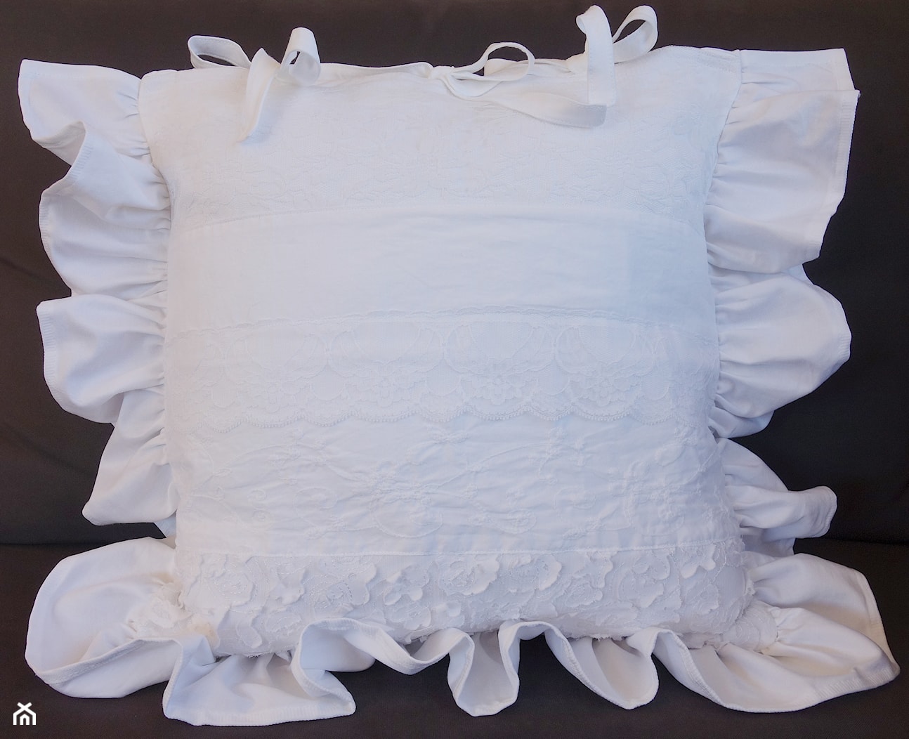 Poduszka dekoracyjna Antoinette - zdjęcie od KakaduArt - Homebook