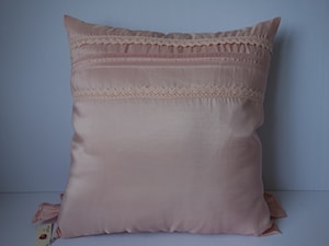 Różowe poduszki dekoracyjne - Salon, styl glamour - zdjęcie od KakaduArt