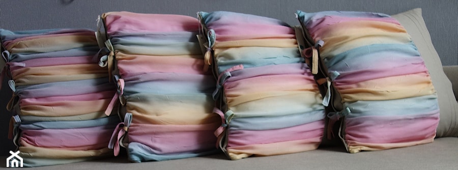 Kolorowa poduszka - zdjęcie od KakaduArt