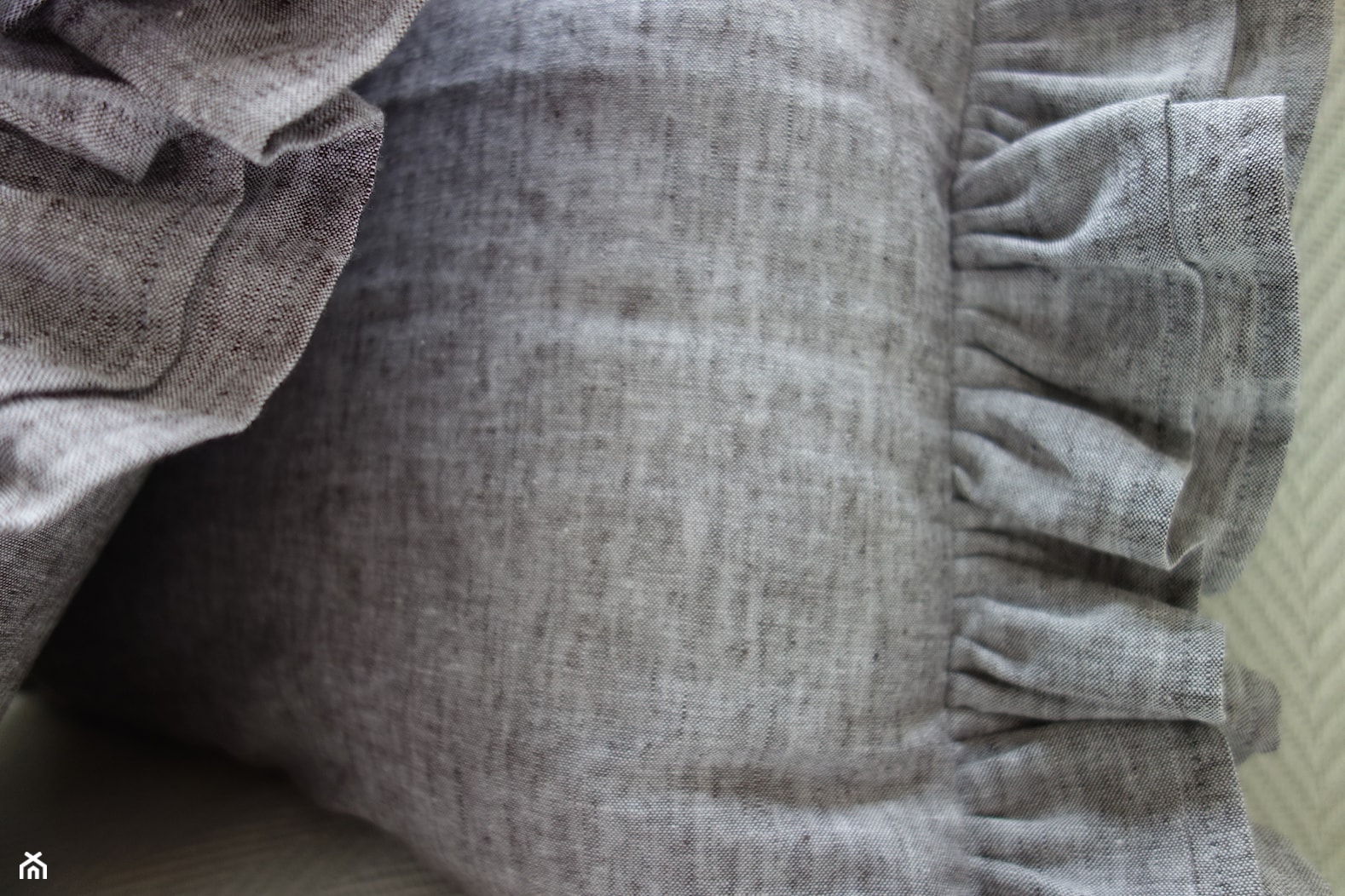 Szare poduszki dekoracyjne - zdjęcie od KakaduArt - Homebook