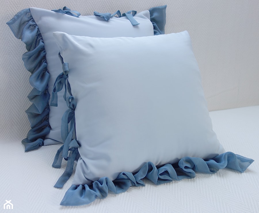 Niebieska poduszka Morning - zdjęcie od KakaduArt