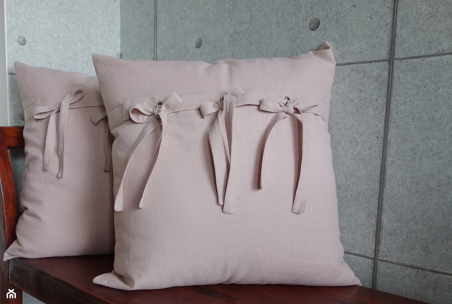 Różowe poduszki dekoracyjne - zdjęcie od KakaduArt - Homebook