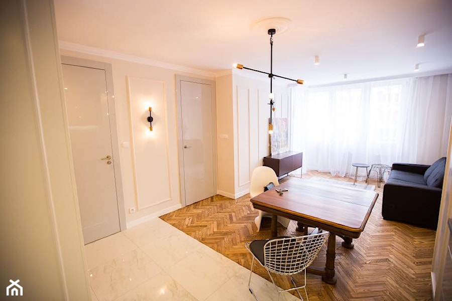 Metamorfoza mieszkania - Średni biały salon - zdjęcie od ZEN Interiors