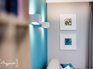Mieszkanie z turkusem - Mały szary salon, styl nowoczesny - zdjęcie od Brygida Projektuje