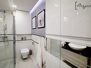 Mieszkanie z nutą klasyki - Średnia na poddaszu bez okna łazienka, styl glamour - zdjęcie od Brygida Projektuje