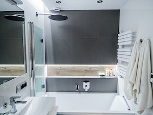 Mieszkanie z turkusem - Mała bez okna z punktowym oświetleniem łazienka, styl skandynawski - zdjęcie od Brygida Projektuje