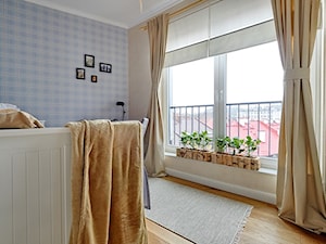 Skandynawia naszymi oczami - Duża beżowa niebieska sypialnia, styl skandynawski - zdjęcie od DreamHouse