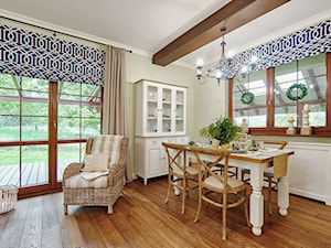 METAMORFOZA DOMU NA WZGÓRZU - Średnia zielona jadalnia w salonie, styl rustykalny - zdjęcie od DreamHouse