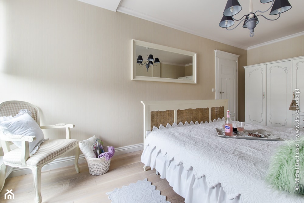 Ludwik w Skandynawii ;) - Średnia beżowa biała sypialnia, styl prowansalski - zdjęcie od DreamHouse - Homebook