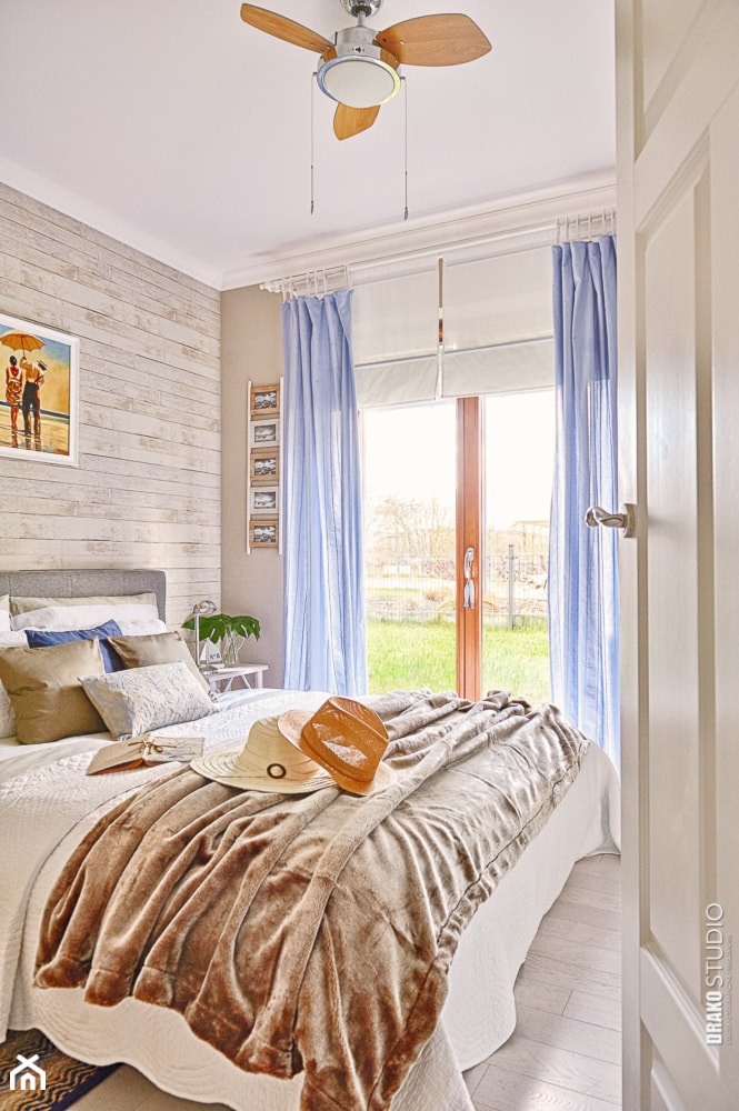 Apartament Błonia Hamptons - Mała szara sypialnia - zdjęcie od DreamHouse