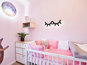 W oczekiwnaiu na ... - Mały różowy pokój dziecka dla niemowlaka dla dziewczynki - zdjęcie od DreamHouse