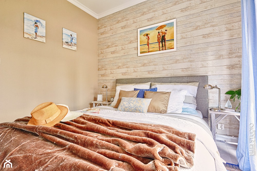 Apartament Błonia Hamptons - Mała beżowa sypialnia - zdjęcie od DreamHouse - Homebook