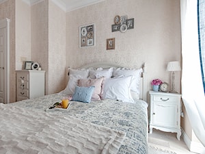 Francuski zakątek ;) - Średnia szara sypialnia, styl prowansalski - zdjęcie od DreamHouse