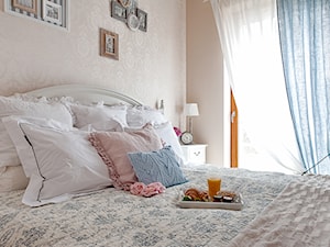 Francuski zakątek ;) - Mała szara sypialnia, styl prowansalski - zdjęcie od DreamHouse