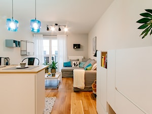 Przytulna kawalerka - Mały beżowy salon z kuchnią z tarasem / balkonem, styl skandynawski - zdjęcie od DreamHouse