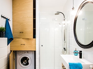 Przytulna kawalerka - Mała bez okna z pralką / suszarką łazienka, styl skandynawski - zdjęcie od DreamHouse
