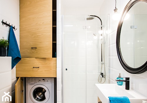 Przytulna kawalerka - Mała bez okna z pralką / suszarką łazienka, styl skandynawski - zdjęcie od DreamHouse