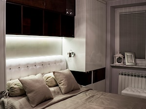 Mała biała sypialnia, styl glamour - zdjęcie od EnDecoration