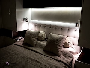 Średnia biała sypialnia, styl glamour - zdjęcie od EnDecoration