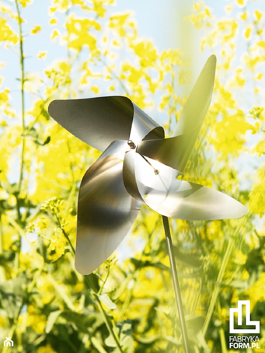 Wspomnienie dzieciństwa - wiatrak Viento od Blomus - zdjęcie od Fabryka Form