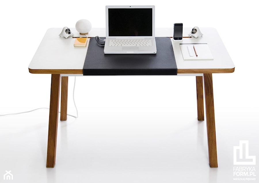 Design w pracy od Bluelounge - biurko komputerowe StudioDesk - zdjęcie od Fabryka Form