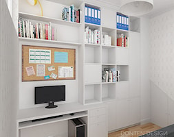 Apartament w warszawskim Ursusie - Małe z zabudowanym biurkiem białe biuro - zdjęcie od Donten Design Projektowanie Wnętrz - Homebook