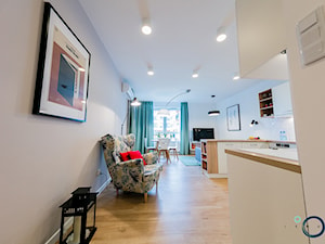 CHILI - mieszkanie na wynajem - Mały biały salon z kuchnią z jadalnią - zdjęcie od Pracownia architektoniczna meridian