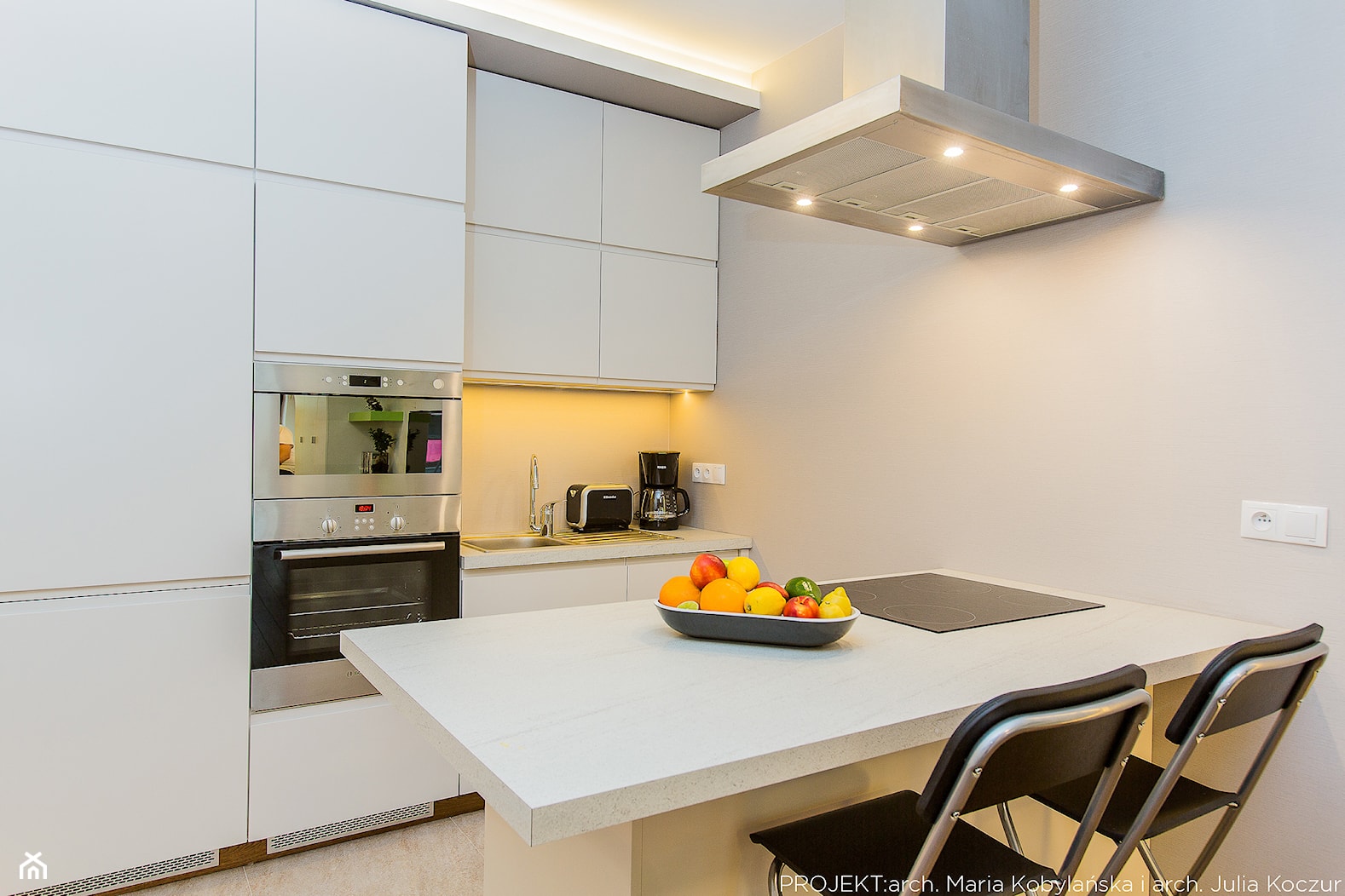 Apartament MANGO - Mała średnia otwarta szara z zabudowaną lodówką z nablatowym zlewozmywakiem kuchnia jednorzędowa, styl nowoczesny - zdjęcie od Pracownia architektoniczna meridian - Homebook