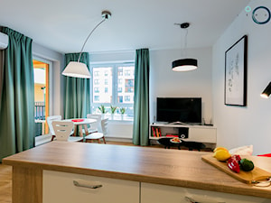CHILI - mieszkanie na wynajem - Mały biały salon z jadalnią - zdjęcie od Pracownia architektoniczna meridian