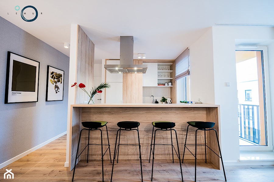 CARDAMON - mieszkanie na wynajem - Średnia biała szara jadalnia w kuchni - zdjęcie od Pracownia architektoniczna meridian