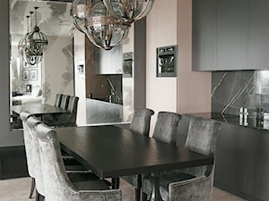 Klasyczny apartament - Średnia szara jadalnia w kuchni, styl tradycyjny - zdjęcie od anchal