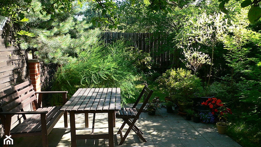 Taras na tyłach ogrodu - zdjęcie od Interio-Desi Pracownia Projektowa