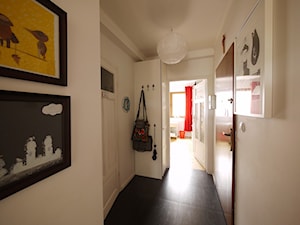 Wąski korytarz - zdjęcie od Interio-Desi Pracownia Projektowa