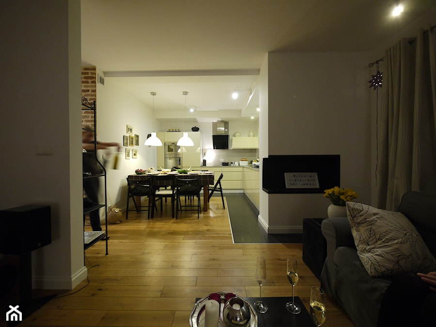 Widok z pokoju w stronę kuchni i jadalni. - zdjęcie od Interio-Desi Pracownia Projektowa