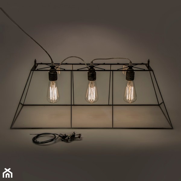Minimalistyczna lampa bilardowa na 3 żarówki - zdjęcie od Marta Maleta - Homebook