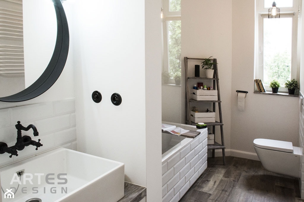 Loftowa łazienka - Średnia łazienka z oknem, styl nowoczesny - zdjęcie od Labezka Designers - Homebook