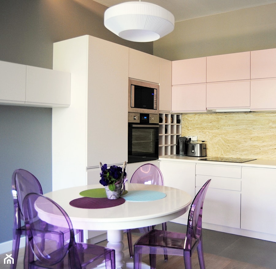 Future&Violet - Średnia szara jadalnia w kuchni - zdjęcie od Premiere Design