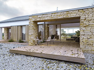 RODZINNY 3 - nowoczesna „stodoła” - Średnie parterowe domy jednorodzinne murowane z dwuspadowym dachem, styl skandynawski - zdjęcie od DOMY Z WIZJĄ - nowoczesne projekty domów