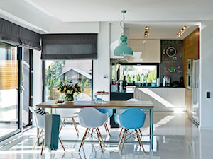 DOSKONAŁY 3 - realizacja projektu - Średnia biała jadalnia w kuchni, styl nowoczesny - zdjęcie od DOMY Z WIZJĄ - nowoczesne projekty domów