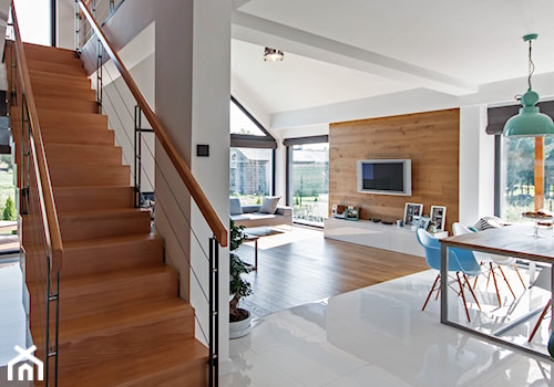 DOSKONAŁY 3 - realizacja projektu - Schody jednobiegowe drewniane metalowe, styl minimalistyczny - zdjęcie od DOMY Z WIZJĄ - nowoczesne projekty domów
