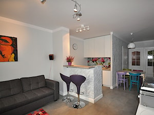 MIeszkanie w bloku - Salon, styl skandynawski - zdjęcie od openlines