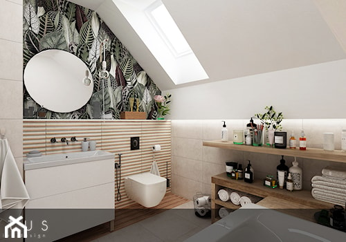 Dom Tychy - Średnia na poddaszu łazienka z oknem, styl skandynawski - zdjęcie od INTUS DeSiGn