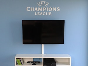Ściana TV - pokój małego piłkarza - zdjęcie od RTDesign