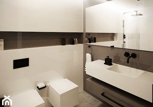 Myśliwska - Średnia bez okna z marmurową podłogą z punktowym oświetleniem łazienka, styl nowoczesny - zdjęcie od NOYE Studio
