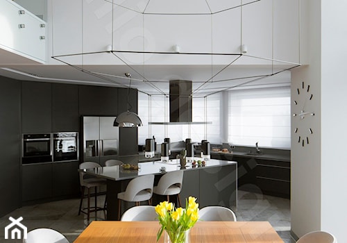 Dom na Podhalu - Średnia biała jadalnia jako osobne pomieszczenie, styl nowoczesny - zdjęcie od Intellio designers projekty wnętrz