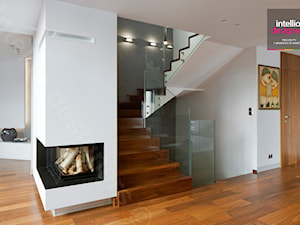 Dom na Podhalu - Duży biały hol / przedpokój, styl nowoczesny - zdjęcie od Intellio designers projekty wnętrz