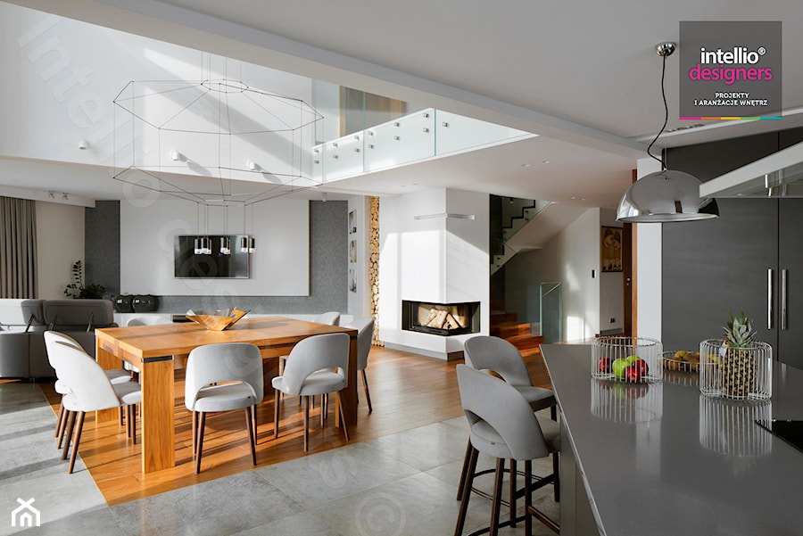 Dom na Podhalu - Duża biała jadalnia w salonie w kuchni, styl nowoczesny - zdjęcie od Intellio designers projekty wnętrz