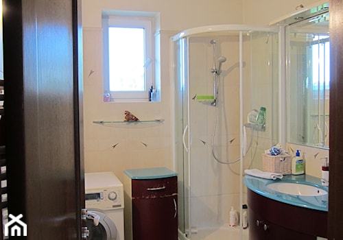 Metamorfoza mieszkania. - Mała z pralką / suszarką z punktowym oświetleniem łazienka z oknem - zdjęcie od MKdezere
